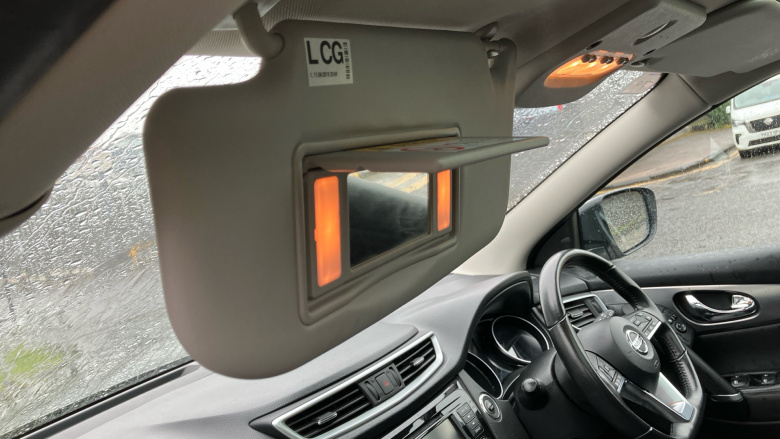 Nissan Qashqai 1.3 DiG-T Tekna 5dr Petrol Hatchback